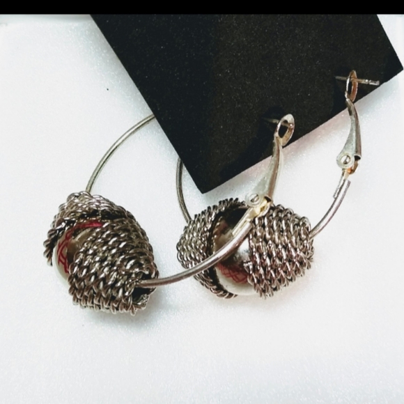 Hoop Earrings + FREE Ring - Picture 6 of 13